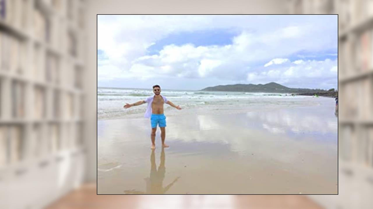 Capa de No mar turbulento também há ondas cristalinas, do autor Fathyma J. Carvalho